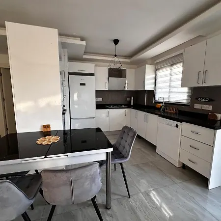 Modern Pamfilya Kyrenia Center Apartman